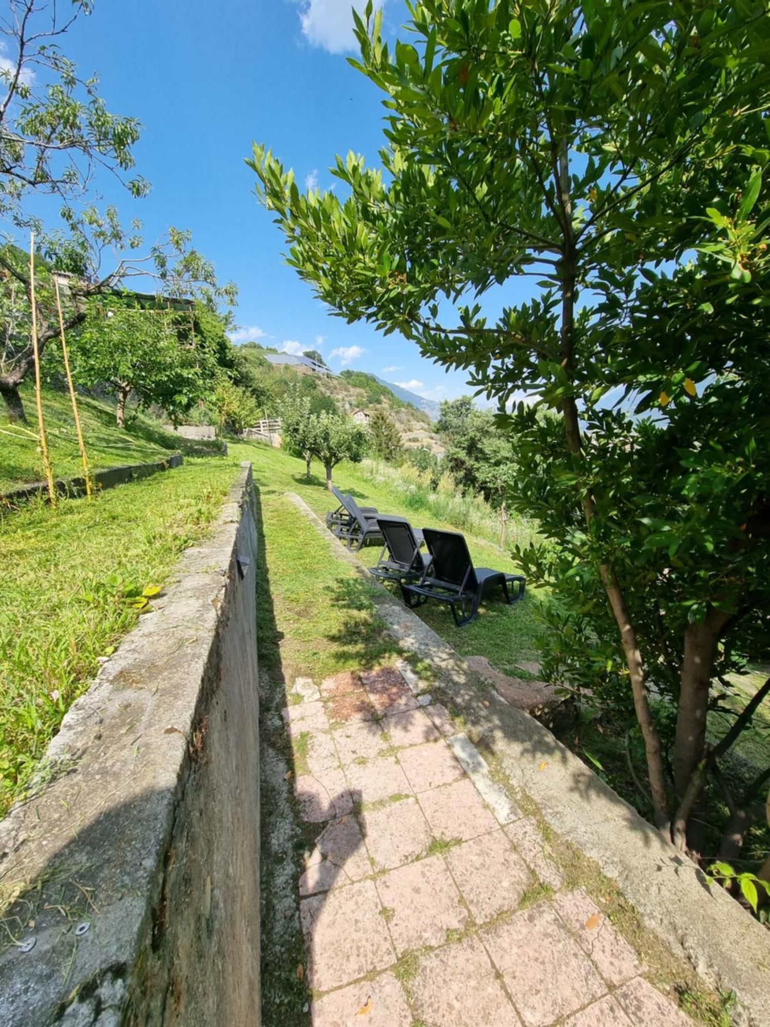 Вилла Casa Le Vignole - Аоста Экстерьер фото